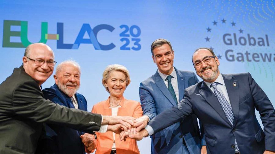 mandatarios-cumbre-ue-celac-2023-900x506 Relaciones entre América Latina y el Caribe (ALC) y la Unión Europea (UE) (y 5)