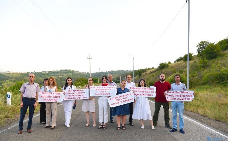 Periodistas-de-Nagorno-Karabaj Reporteros sin Fronteras ayuda a los periodistas desplazados de Nagorno Karabaj
