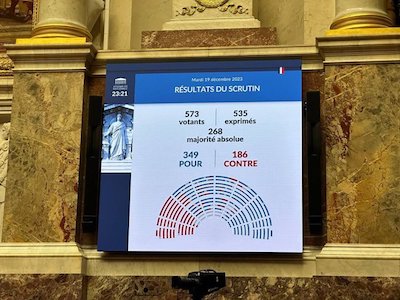 Francia-voto-de-la-verguenza-23DIC2023 Francia inmigración: una ley aplaudida por los neofascistas