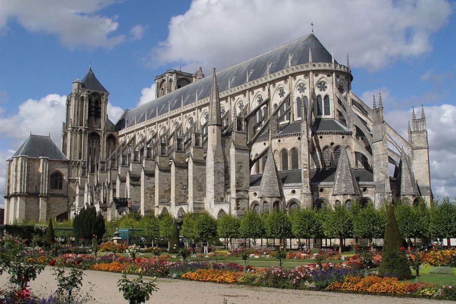 bourges-cathedrale-saint-etienne-900x600 La francesa Bourges, capital europea de la Cultura en 2028