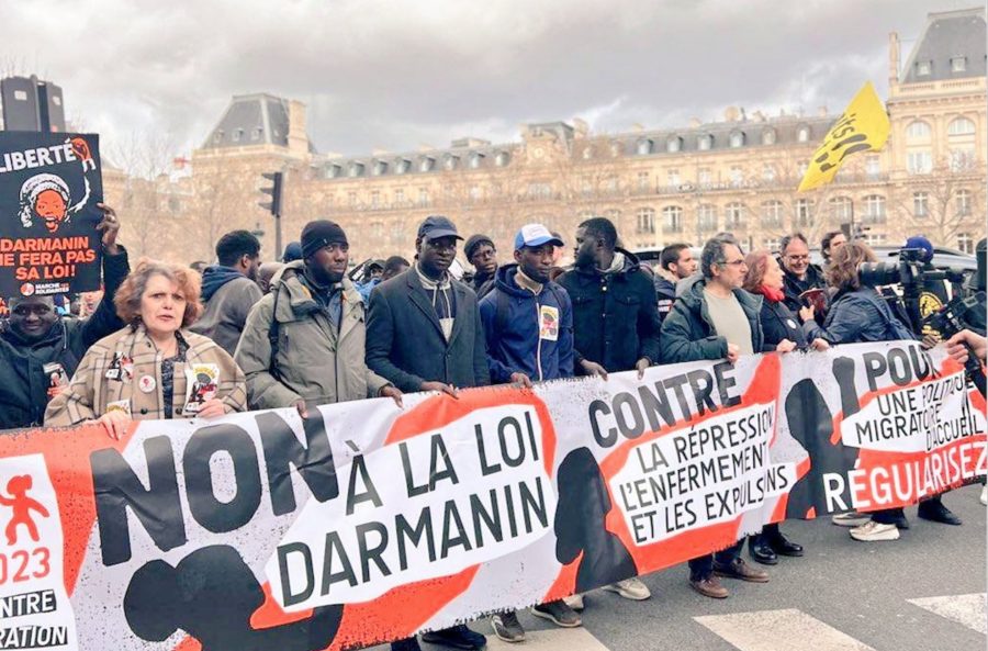 francia-manifestacion-contra-ley-inmigracion-900x593 Macron y Gabriel Attal o la clonación del vacío político en Francia