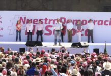 Manifestación pro democracia en el Zócalo de Ciudad de México, 18FEB2024