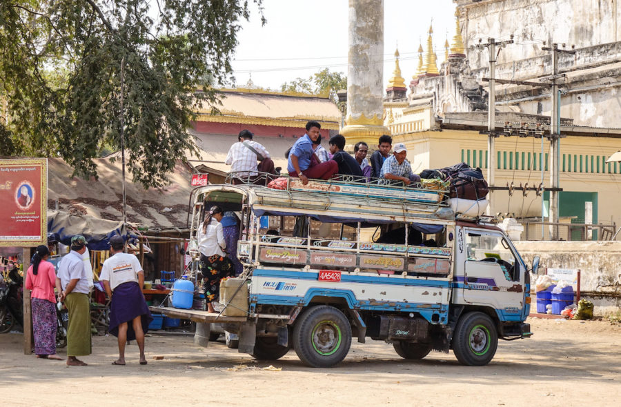 people-on-the-local-bus-in-bagan-myanmar-900x590 La ONU no atiende las reclamaciones contra los militares de la sociedad civil en Myanmar