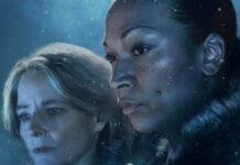 Jodie Foster y Kali Reis en un fotograma de Noche Polar