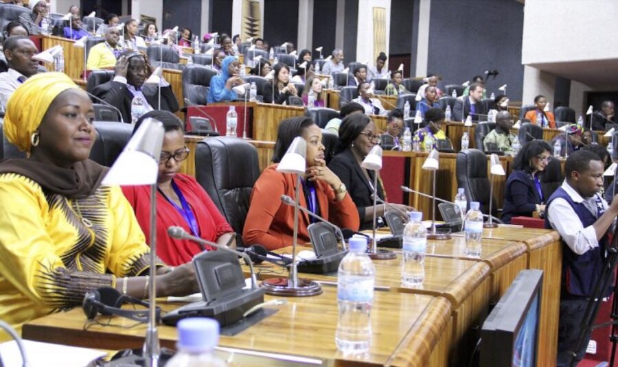 parlamento-de-ruanda-con-mayoria-de-mujeres-©onu-mujeres-900x535 Baja el ritmo de incorporación de mujeres a la política parlamentaria