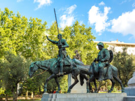Don Quijote y Sancho en Plaza de España, Madrid