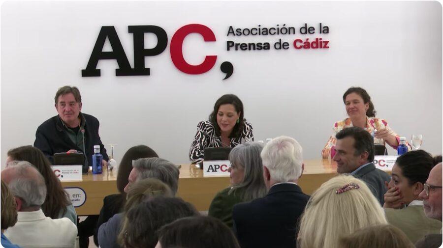 montero-jara-y-morillo-apc-3may2024-900x505 García Montero defiende en Cádiz un periodismo veraz frente a las «realidades alternativas»