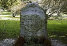 Borges en Ginebra piedra rúnica en su tumba