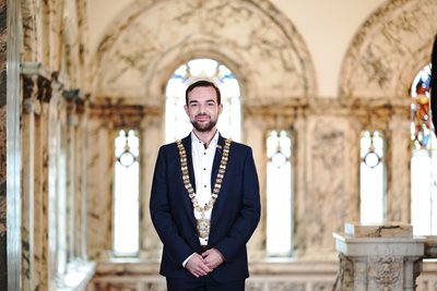 Lord-Mayor-Councillor-Micky-Murray-1 Irlanda del Norte: Derry elige como alcaldesa a una exrefugiada de origen africano