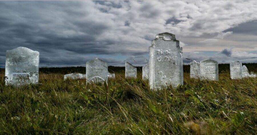 Lapidas-de-hielo-del-cementerio-de-glaciares-en-Islandia-©Josh-Okun-ONU-900x473 Islandia crea un cementerio de glaciares