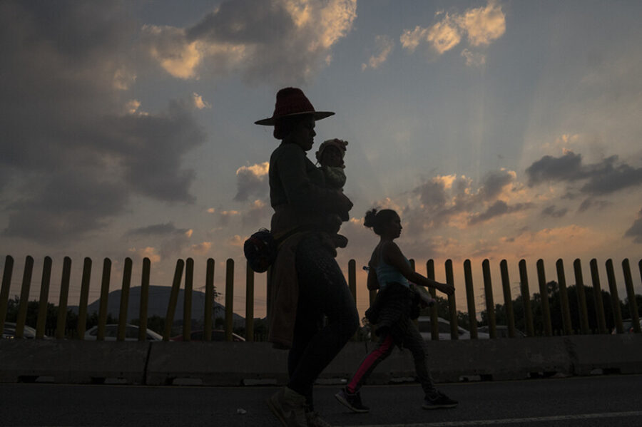 Mujeres-Migrantes-©Isabel-BrisenoPdPIPS-900x599 Acnur documenta la violencia de género contra mujeres migrantes en México