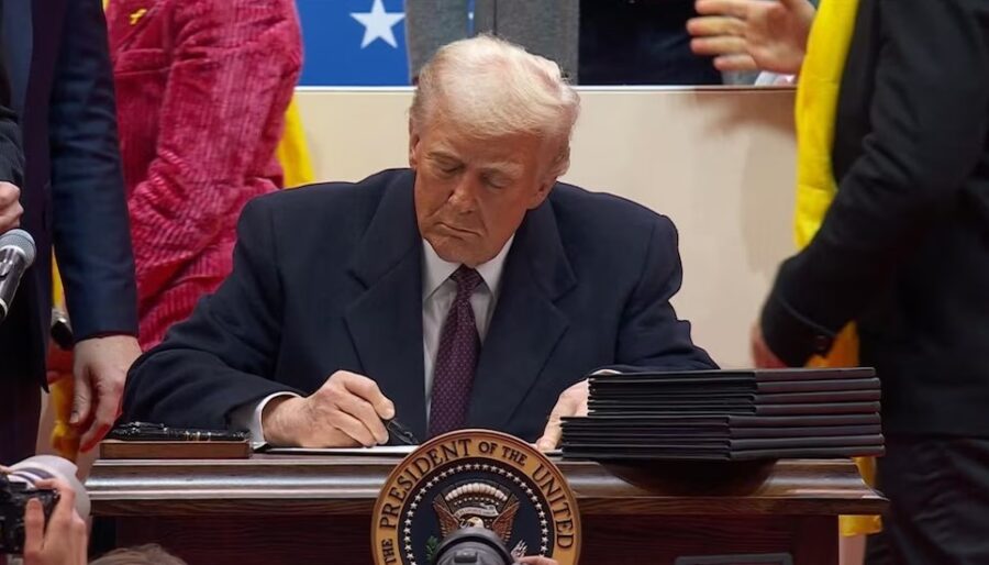 Trump-firma-salida-OMS-y-acuerdo-de-Paris--900x514 ONU lamenta la decisión de Donald Trump de salir de la OMS y del Acuerdo de París