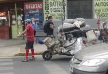 Buenos Aires: cartonero callejero ©Daniel Gutman