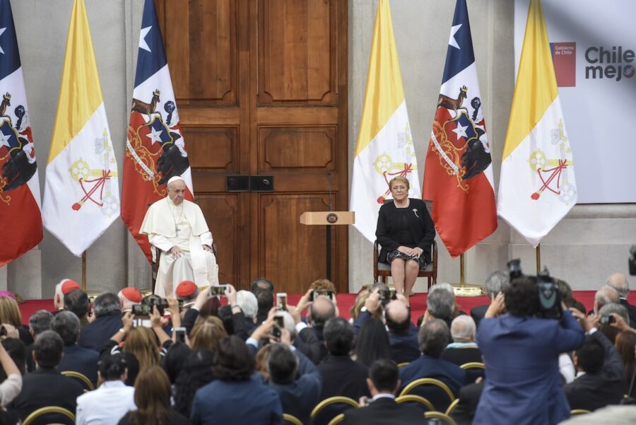 Francisco-en-La-Moneda-16ENE2018-900x601 Requiem por Francisco