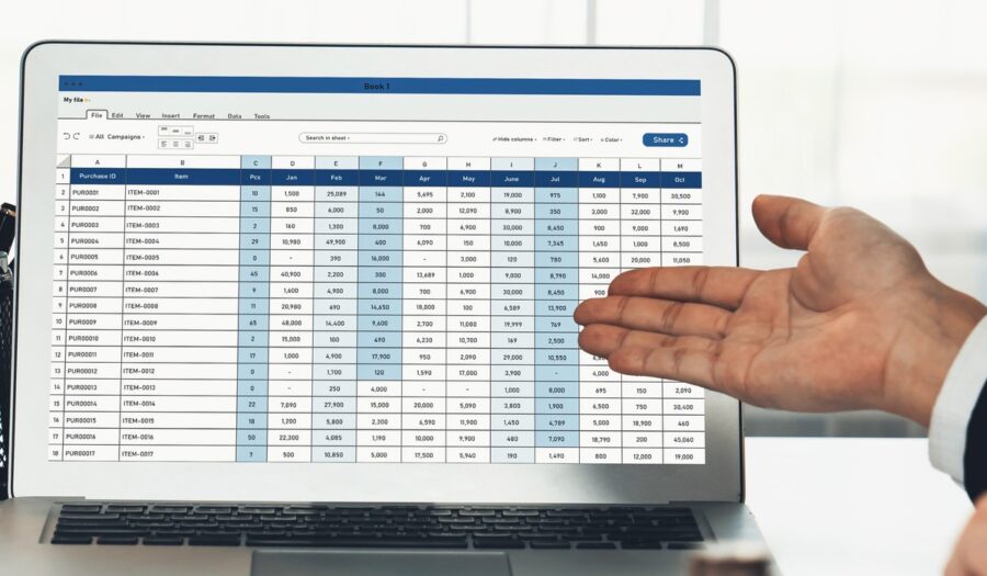Software-gestion-empresarial-©123RF-900x525 Cegid Iberia: soluciones innovadoras para la gestión empresarial de PYMES
