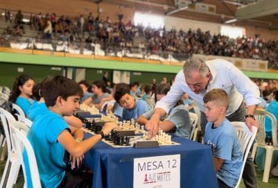 5e1ecfc7-b661-4ab6-98f9-d12b08429b34 Fútbol y ajedrez (17) en Sevilla