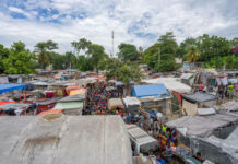 Campamento de personas desplazadas en Haiti ©Antoine Lemounnier : OIM