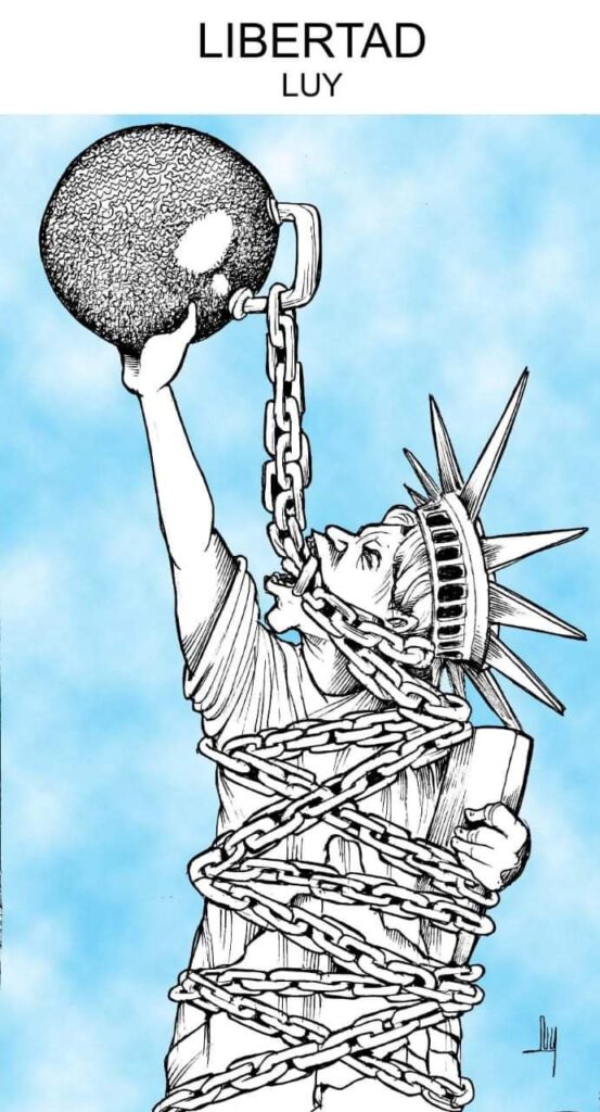 La-estatua-de-la-libertad-encadenada-©LUY-553x1024 La libertad encadenada