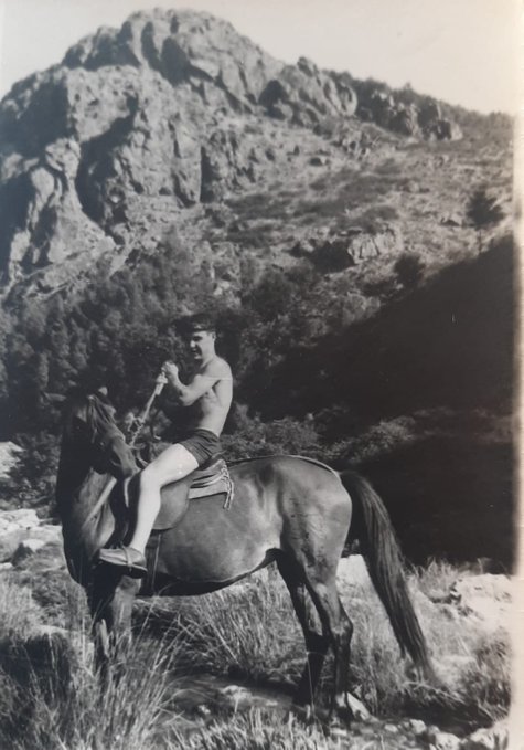 Paco-a-caballo-Ruecas-Risco-de-las-Cuevas-2-1 Memorias del salvaje Oeste en el viejo Cañamero