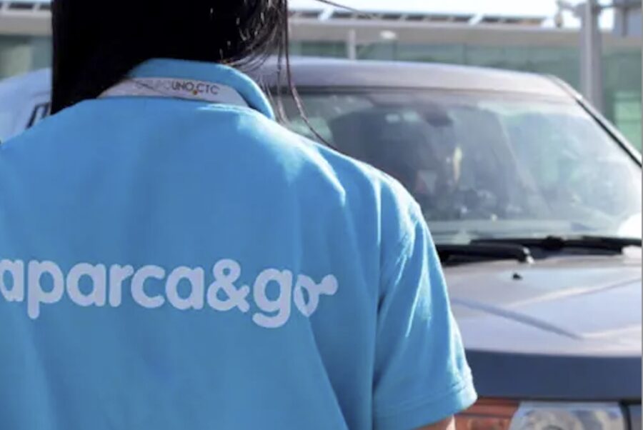 aparcago-900x602 Parking fácil en aeropuertos: Viaja con niños sin estrés