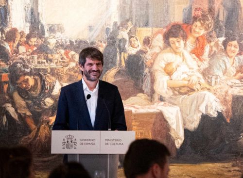 250707-visita-ministro-museo-bellas-artes-sevilla2 El ministro de Cultura juega en un torneo de ajedrez en Menorca