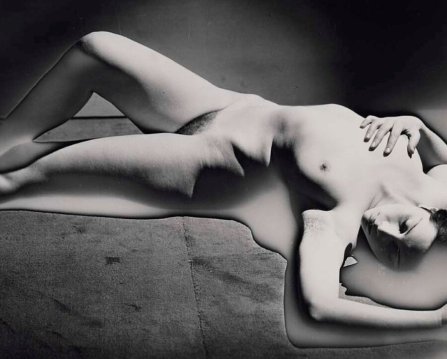 Man-Ray-Primat-de-la-matiere-sur-la-pensee-900x724 Man Ray, el genio de la fotografía surrealista