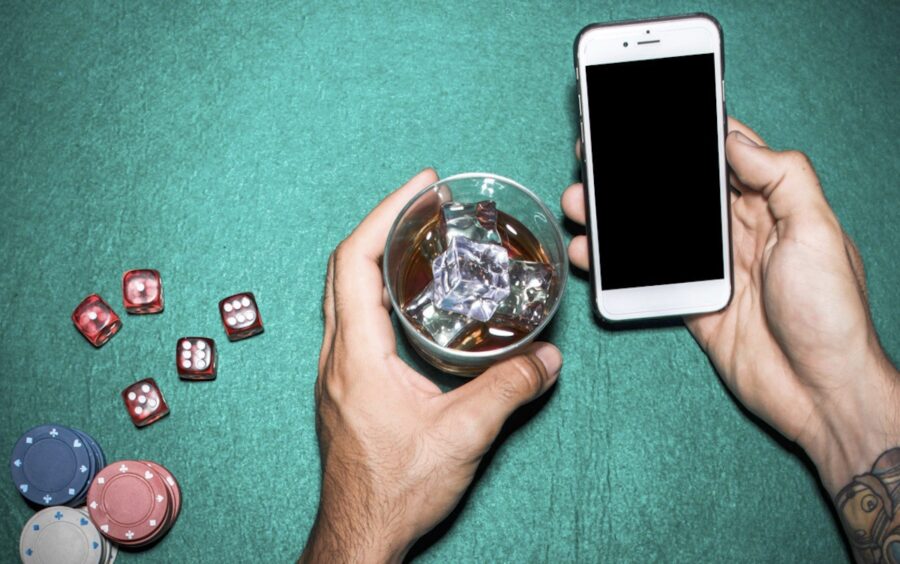 Bonos-de-casino-dados-©archivopub-900x564 Bonos de casino: más recompensas y más opciones