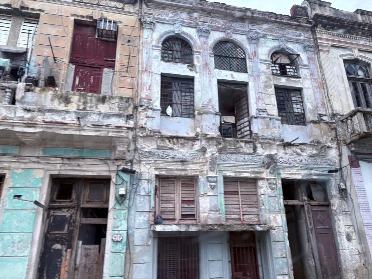 Cuba-La-Habana-deterioro-OCT2025-©LGC-e1761476690220 A Cuba fuimos