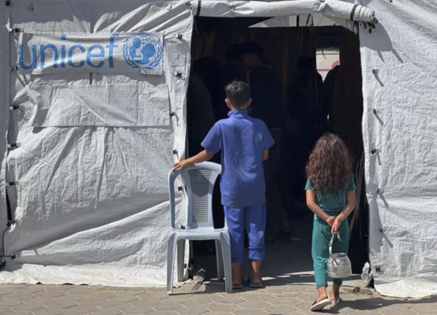 Tienda-de-campana-Hospital-Al-Aqsa-Gaza-©James-Elder-Unicef-900x649 Gaza: se incrementan las lesiones sin poder recibir tratamiento