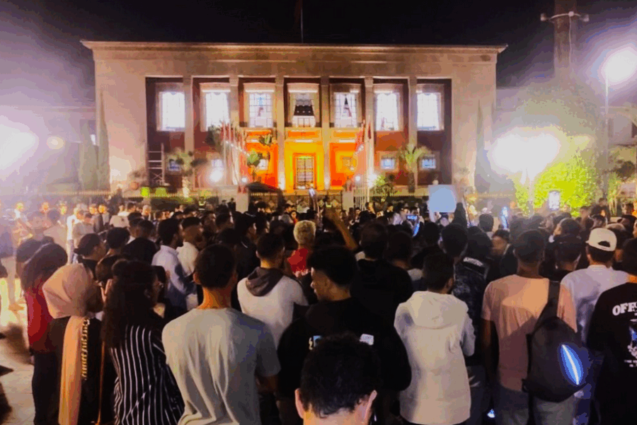 Captura-de-pantalla-2025-11-11-a-las-0.01.11-900x601 Generación Z: trampantojo ideológico o lucha de clases