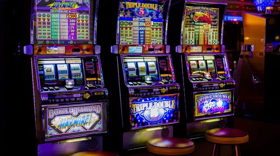 Casino-tragamonedas-©archivopub-e1763484581431 Cómo un impuesto del 50% a los casinos en México puede cambiar el mercado de juegos de azar y aumentar el sector informal