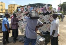 Trump amenaza militarmente a Nigeria por el asesinato de cristianos Nigerianos en un quiosco en Abuja con titulares que reflejan la secuencia de amenazas del presidente estadounidense Donald Trump ©Promise Eze / IPS