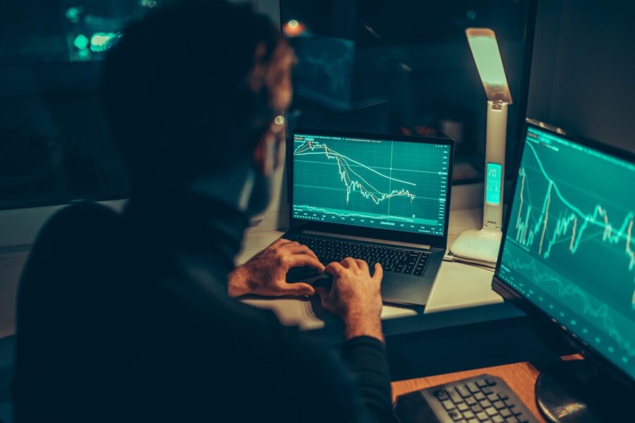 Synthetic-Trading-©123RF-900x600 Por qué el trading sintético en Argentina se perfila como la próxima gran oportunidad para los inversores inteligentes