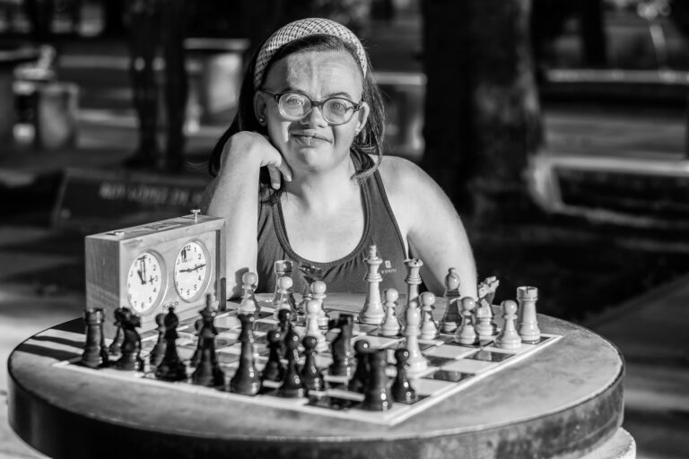 3._-Ajedrez-inclusivo- Una foto de ajedrez inclusivo, tercer premio de la Fundación CERMI Mujeres