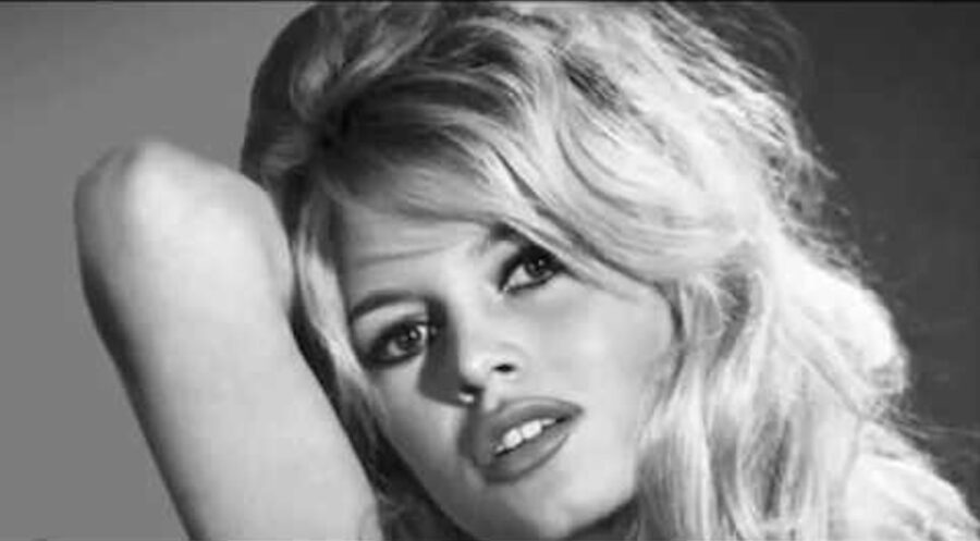Brigitte-Bardot-Y-Dios-creo-a-la-mujer-fotograma-900x497 Con Brigitte Bardot desaparece un icono del cine del siglo veinte
