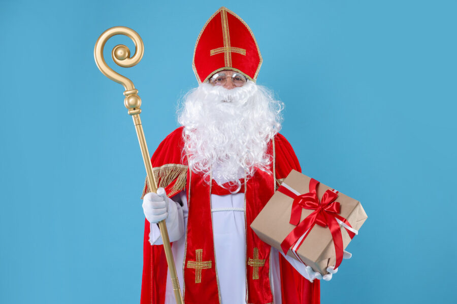 De-San-Nicolas-a-Papa-Noel-©123RF-900x600 ¡FELIZ NAVIDAD!