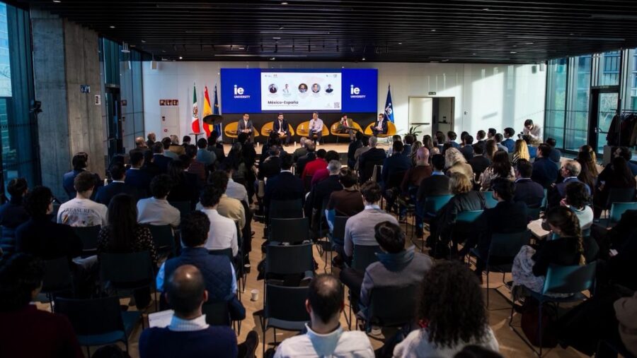 IE-Univerity-Mexico-Espana-ponencia-e1769601340271-900x507 IE University: Diego García del Río y Néstor Camarillo sobre inversión y economía entre México y España