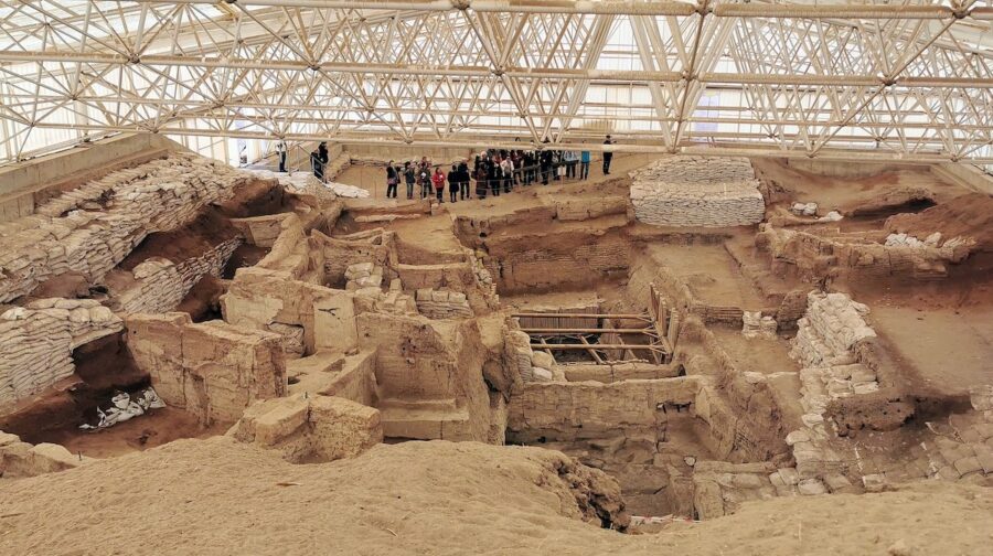 Turquia-vestigios-del-poblado-de-Catalhoyuk-e1769471088274-900x504 Los homos y nosotros (1 de 2)