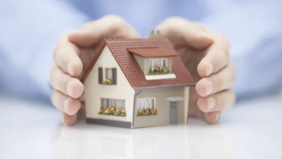 Vivienda-protegida-©archivopub-e1770887159393-900x507 Cómo preparar tu casa para alquilar: reformas o seguro de hogar