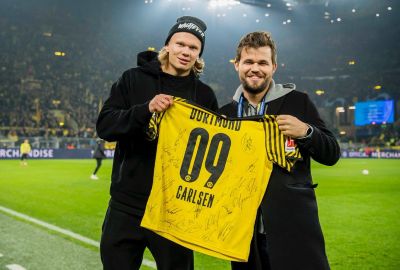 FSZ3bcFX0AE5CNF Haaland invierte en las 64 casillas. Fútbol y ajedrez (18)