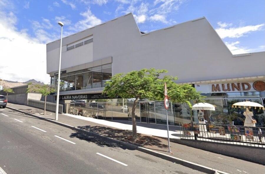 Laura-Naveiras-clinica-dental-Adeje-900x592 Clínica dental en Adeje: la odontología moderna como un derecho al bienestar