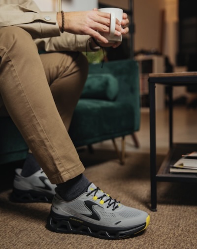 Skechers-zapatillas-deportivas-de-hombre Zapatillas negras que marcan tendencia