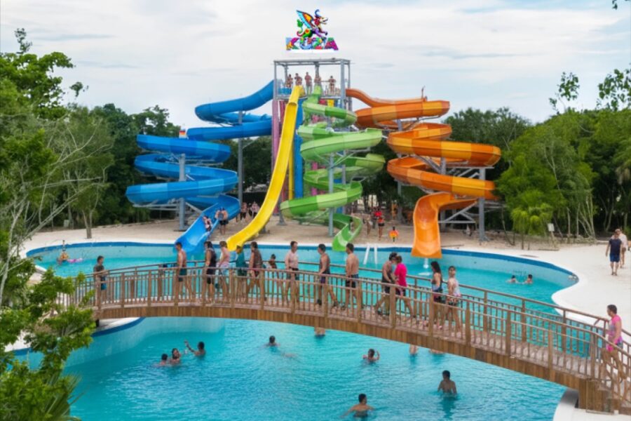 Cozumel-toboganes-©kuzafullexperience-e1776067346304-900x600 Vacaciones en Cozumel para toda la familia