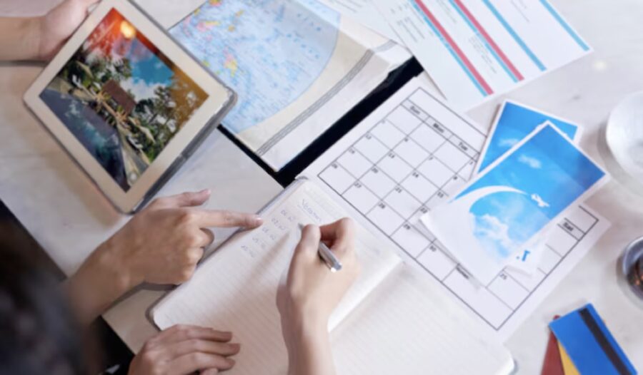 Estrategias-financieras-turismo-©archivopub-e1775205400168-900x526 Estrategias financieras para empresas del sector turístico