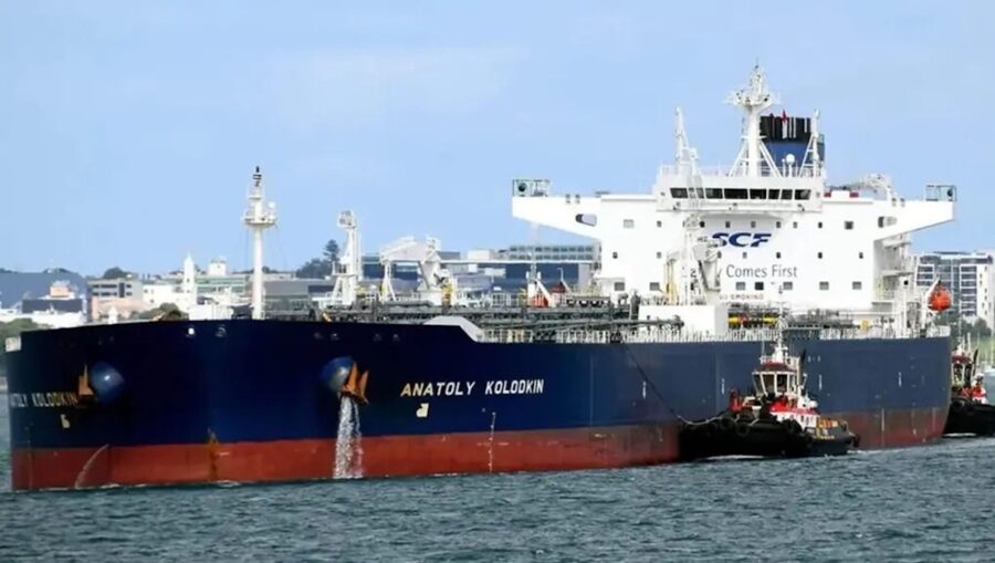 Petrolero-ruso-Anatoly-Kolodkin-en-la-bahia-de-Matanzas-©prensa-latina-900x509 Cuba logra alivio temporal tras tres meses de bloqueo petrolero de Estados Unidos