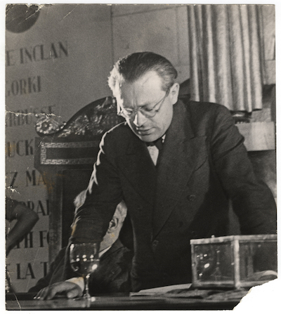 Tristan-Tzara-en-Valencia-©GerdaTaro-The-Robert-Capa-and-Cornell-Capa-Archive Tristan Tzara revisitado