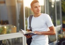 Lo que cuesta realmente estudiar ADE lejos de casa