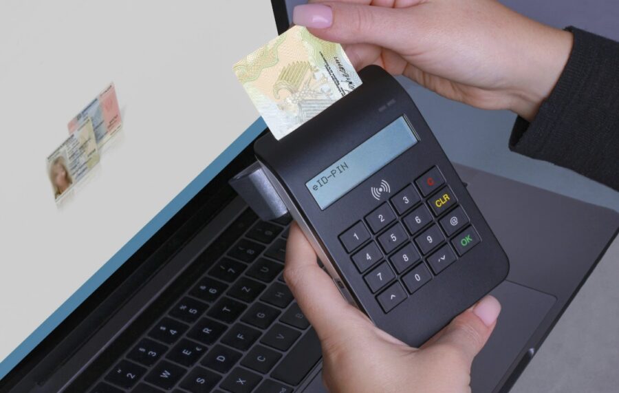 Verificar-identidad-©pexels-REINER-SCT-900x571 Las verificaciones de identidad llegan cuando toca retirar, y ahí empieza la pelea