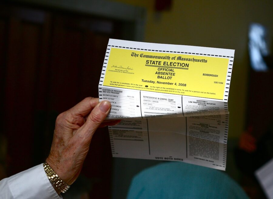 EEUU-voto-por-correo-papeleta-2008-900x657 La oposición a Trump logra una retirada inusual y abre tres frentes decisivos: corrupción, inmigración y derecho al voto