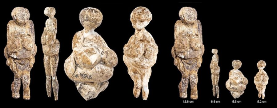 Figuritas-femeninas-de-marfil-de-mamut-de-Gagarino-Paleolitico-Superior-900x351 La Edad de la cuerda